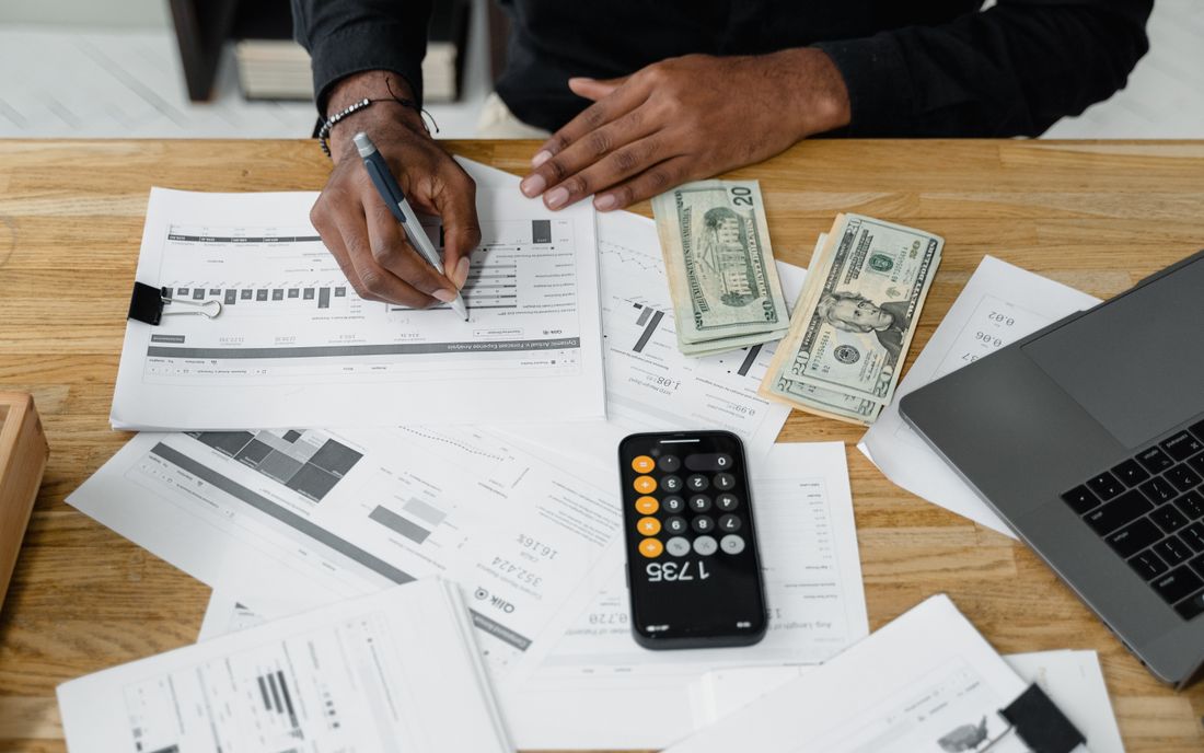 A weekly stock summary for the owner: what to include